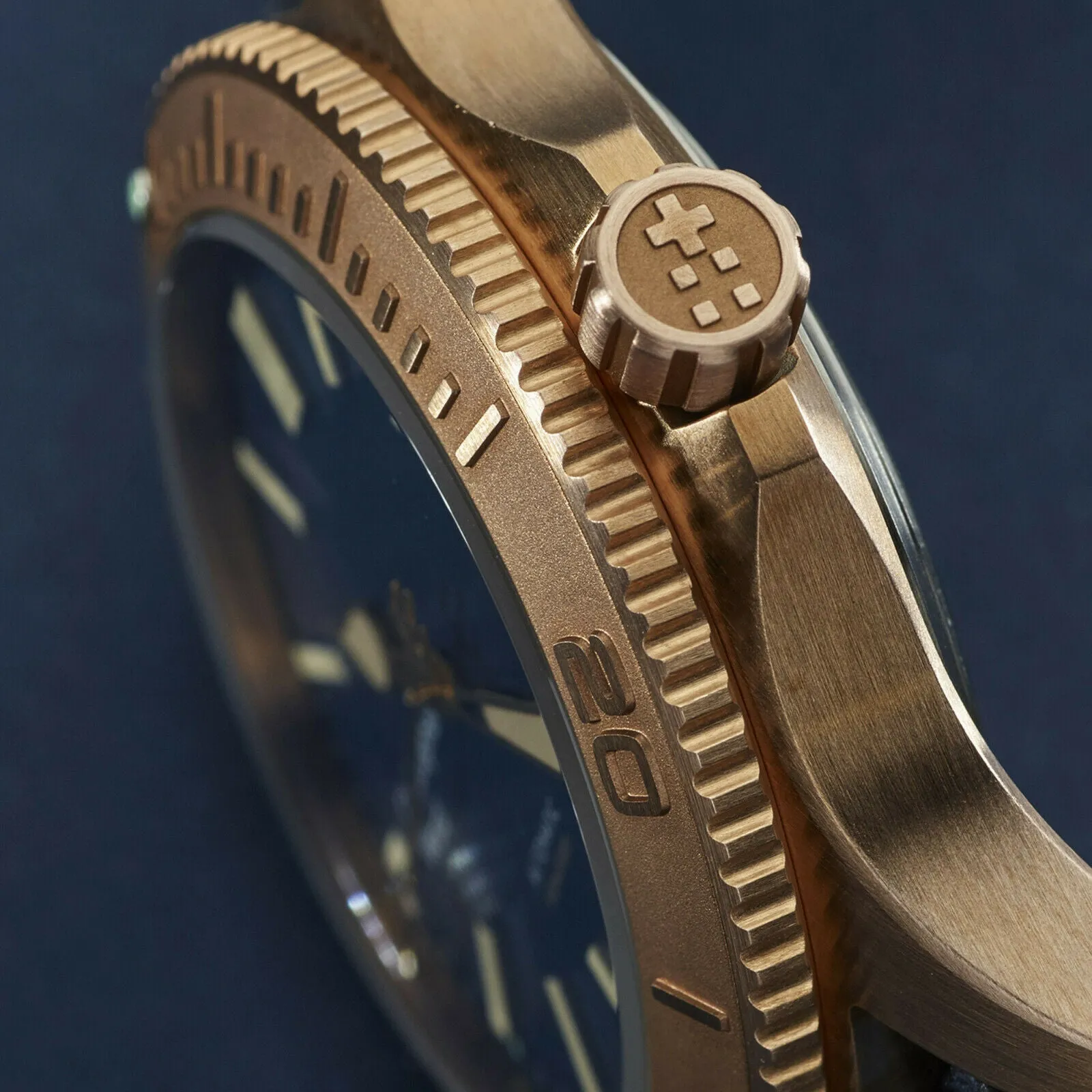 New Christopher Ward C60 Trident Bronze Pro 600 Diver 38mm Vintage Blue Watch