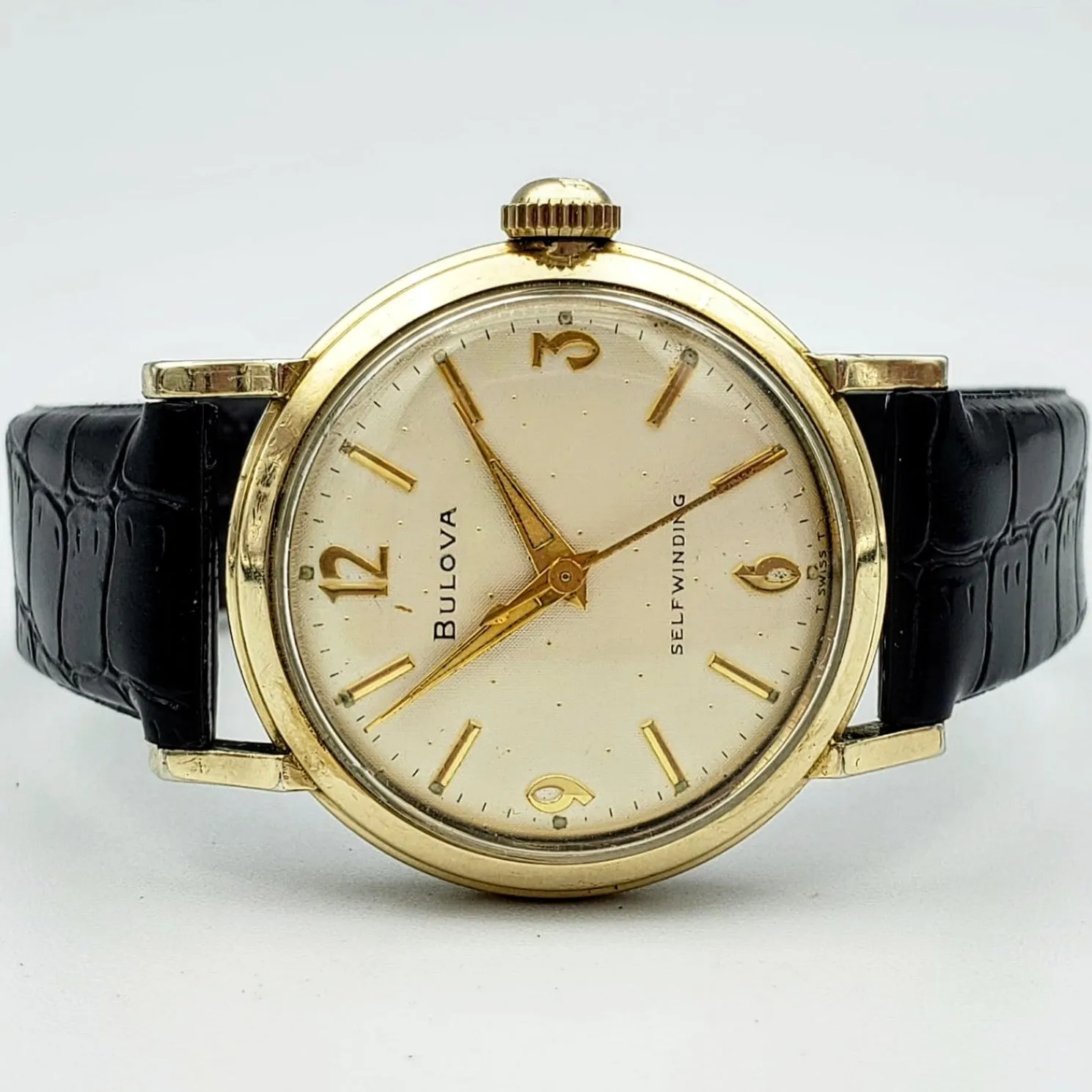 Vintage BULOVA Wristwatch with Dots on Dial Automatic Swiss Cal. 11ALAC 17J Watch