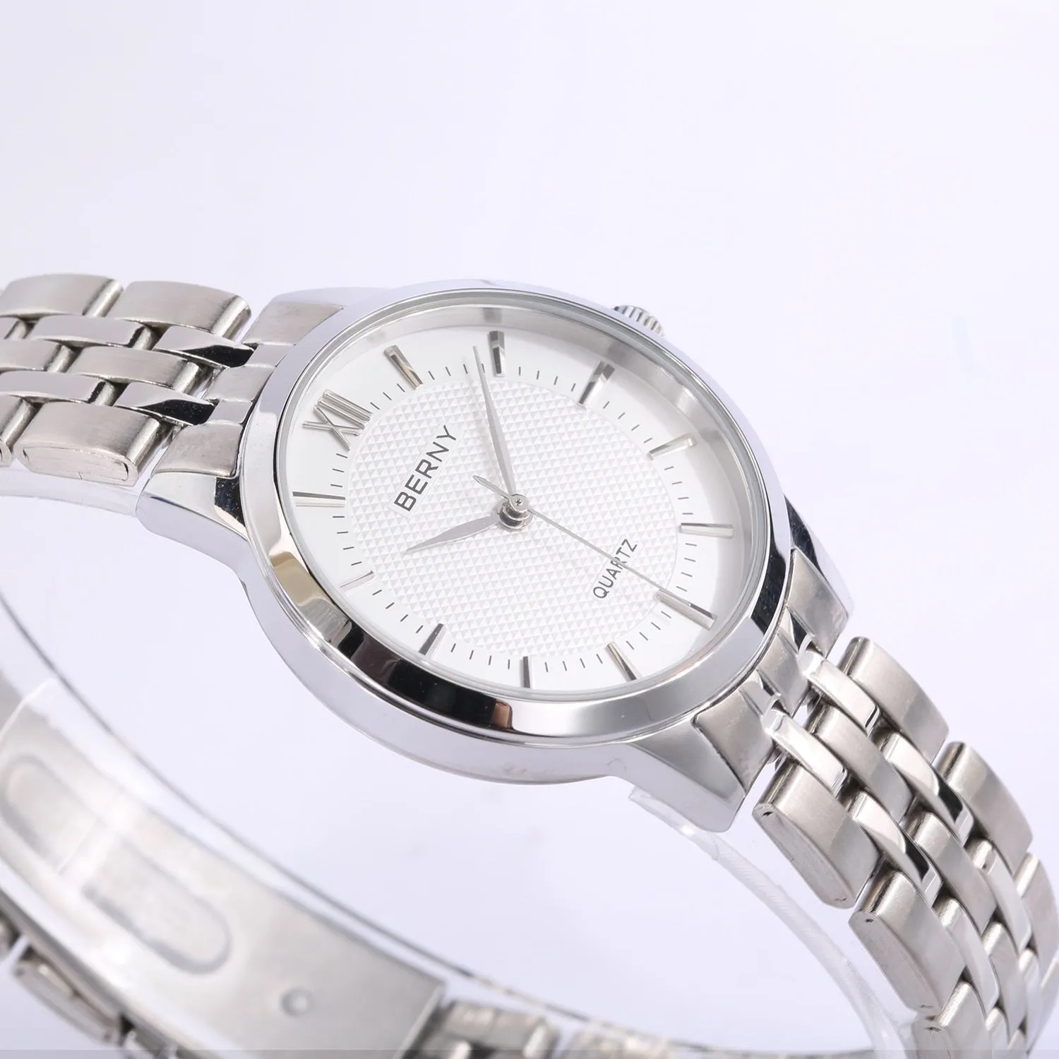 Women's Stainless Steel Simple Fashion Waterproof Quartz Wristwatch