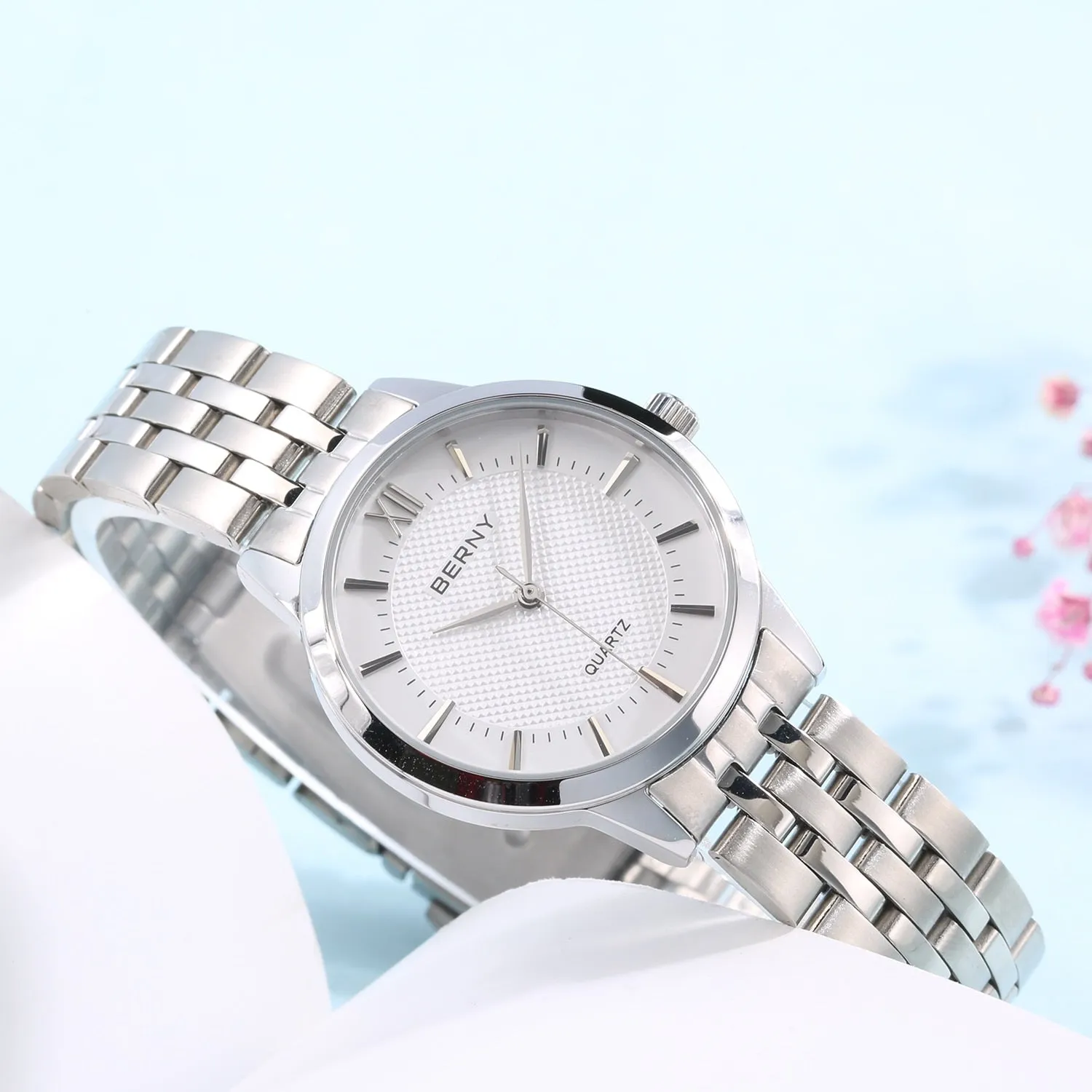 Women's Stainless Steel Simple Fashion Waterproof Quartz Wristwatch